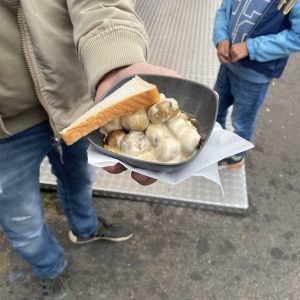 Rheinkirmes Düsseldorf: Pilze in der Mehrweg-Schale