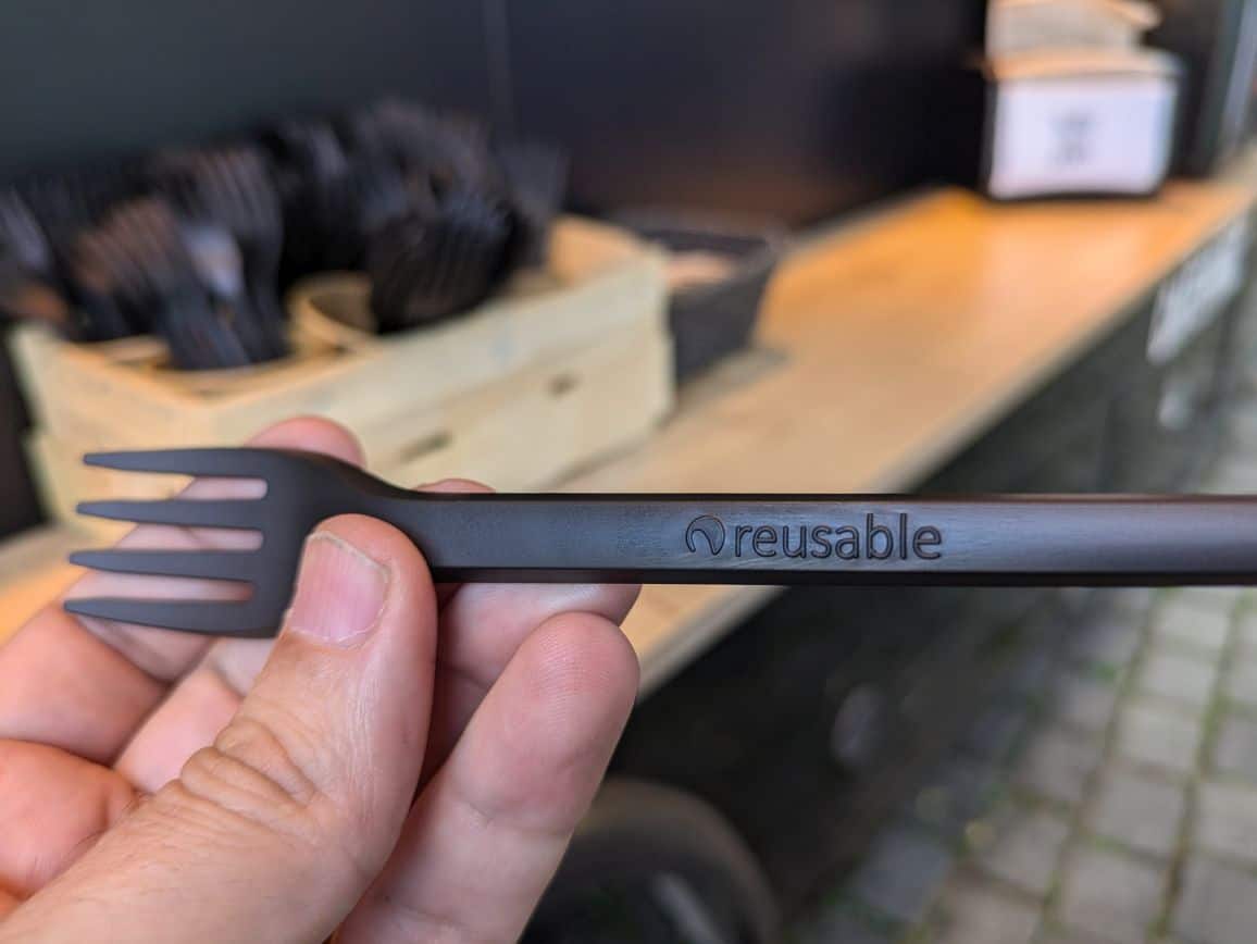 EM2024 Köln Heumarkt Wegwerfartikel Plastikgabel reusable