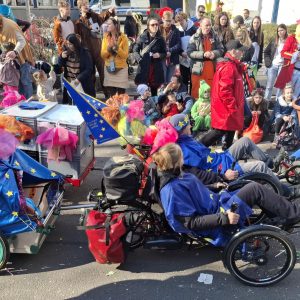 2025-03-02 Köln Liegefahrrad Karneval -152016