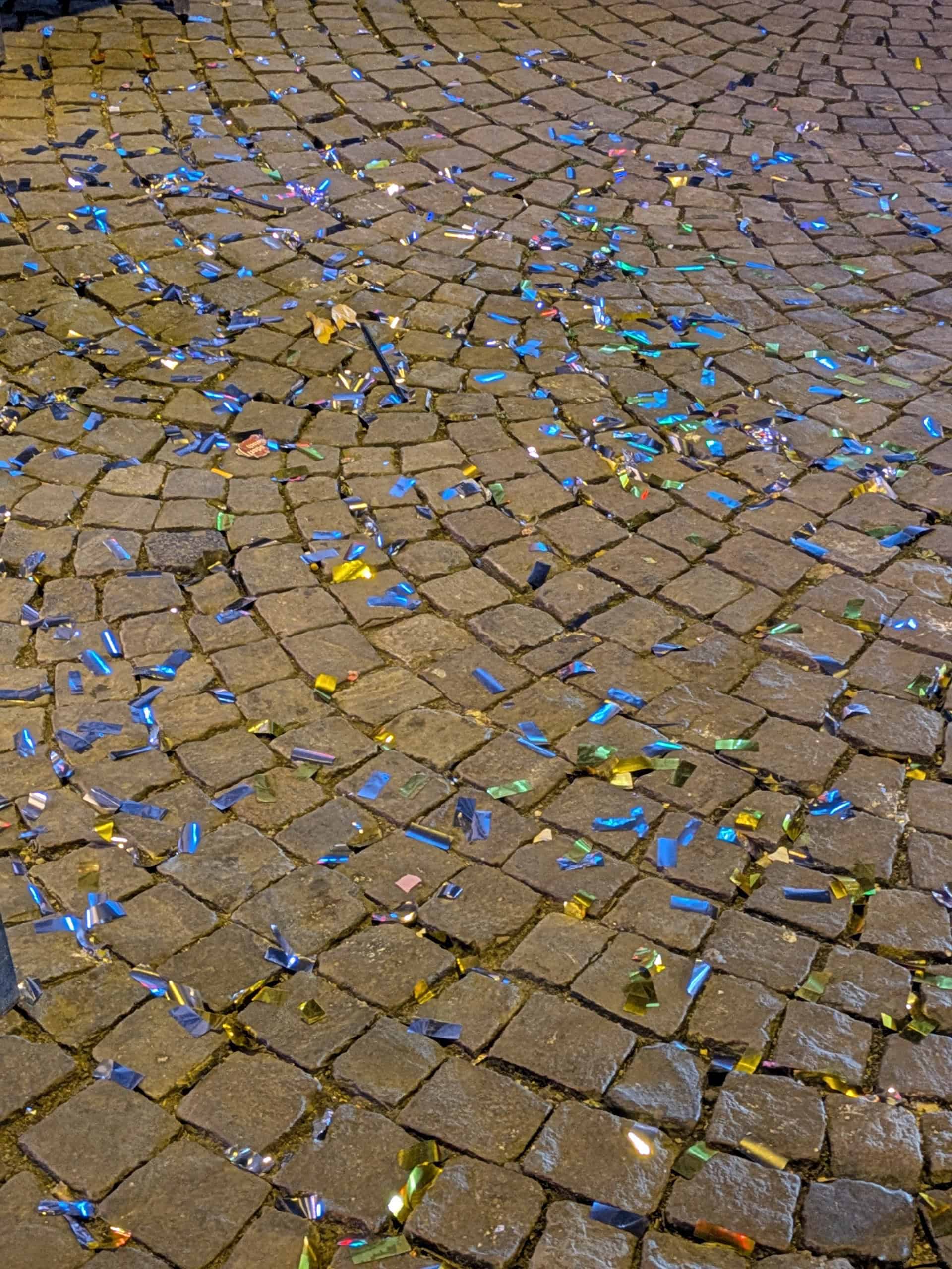 Plastikkonfetti auf dem Kölner Rosenmontagszug 2025 – Bild 3