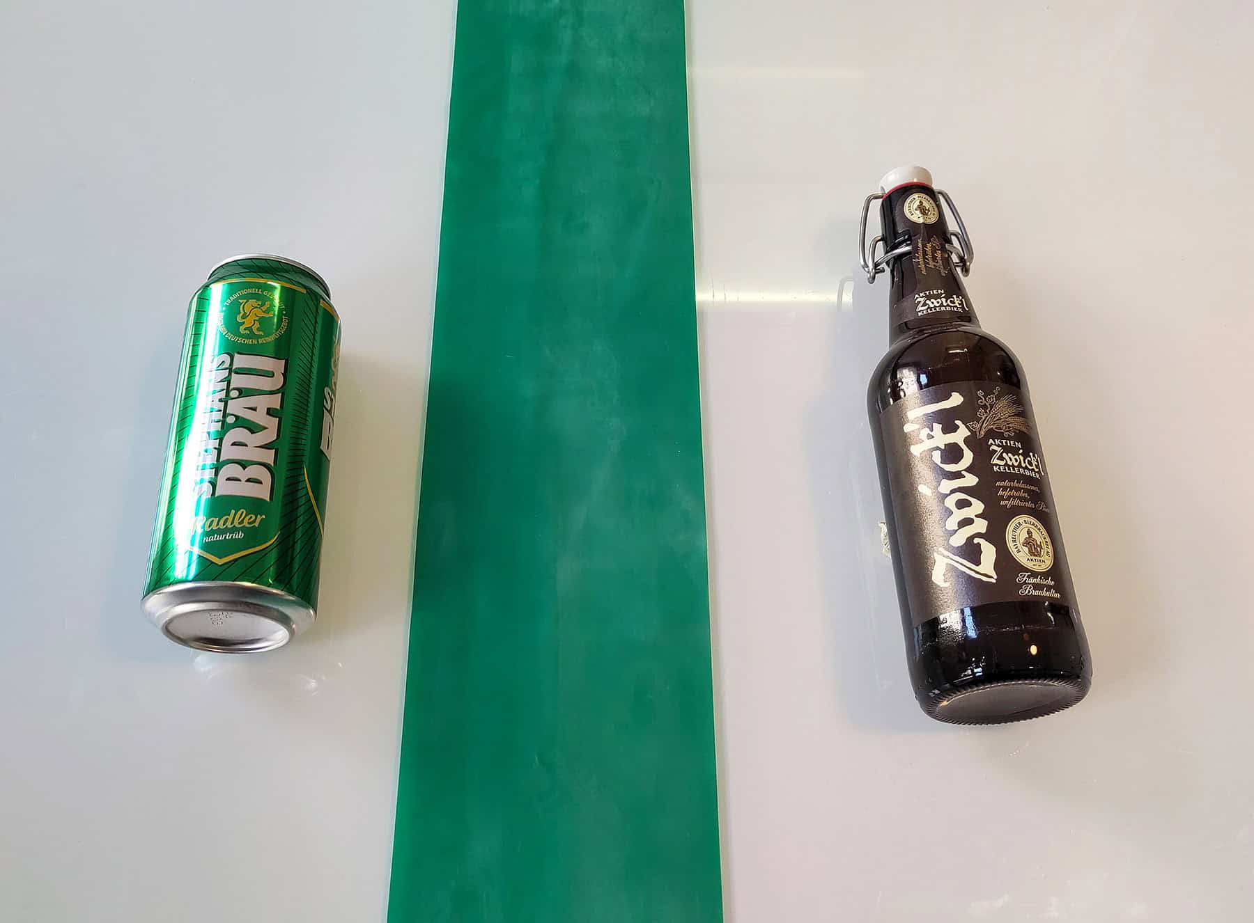 Bierflasche im Mehrwegglas statt Einweg-Bierdose in Aluminiumverpackung
